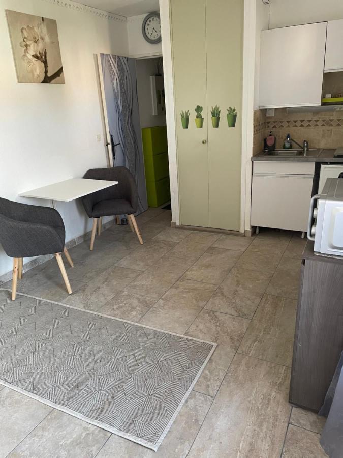 Studio Climatise Proche Port Et Plages La Londe-les-Maures Εξωτερικό φωτογραφία
